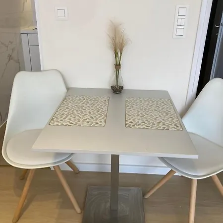 Heel Mooie Studio Met Garage Vlakbij De Zee En De Winkels Апартаменты *