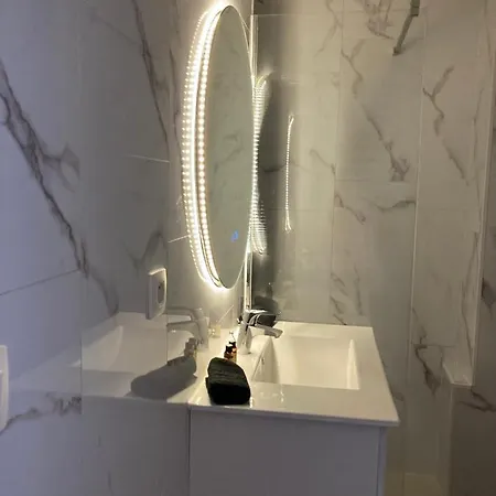 Апартаменты Heel Mooie Studio Met Garage Vlakbij De Zee En De Winkels *
